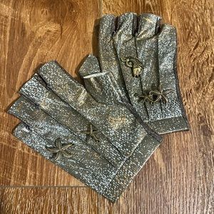 Uma Descendants 3 Gloves